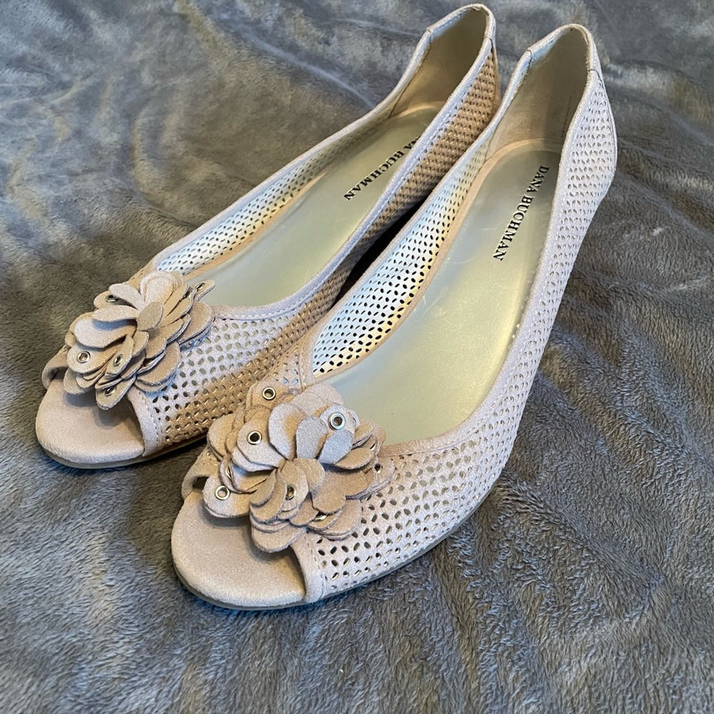 Dana Buchman EDYN Wedges